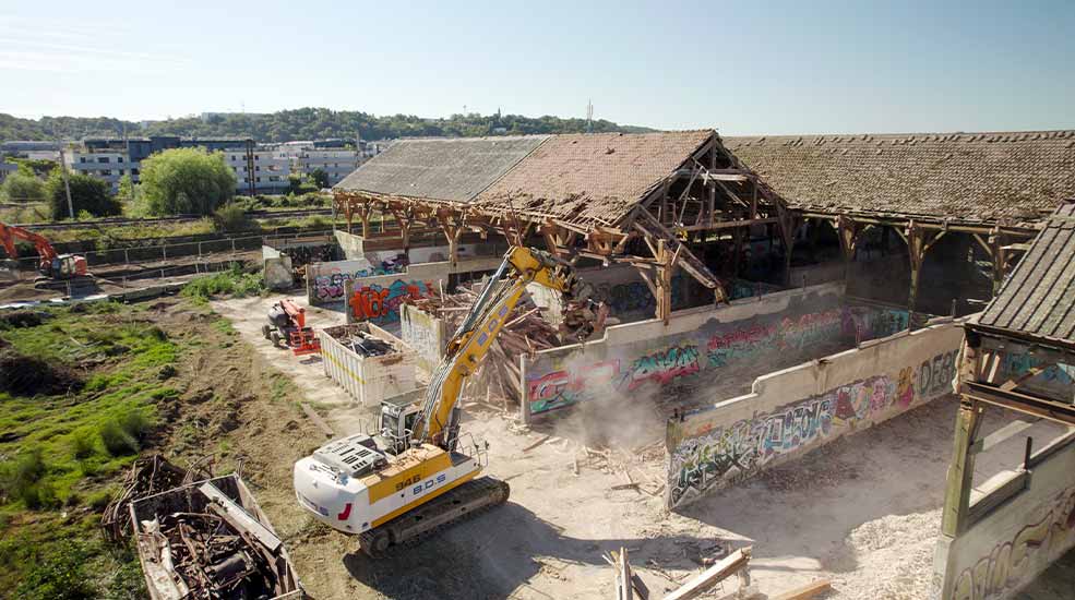 (Vidéo) Déconstruction et désamiantage de l’ancienne halle SOFERTI